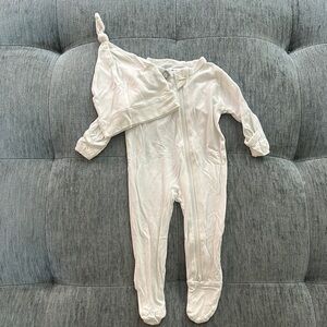 Kyte baby footie and hat